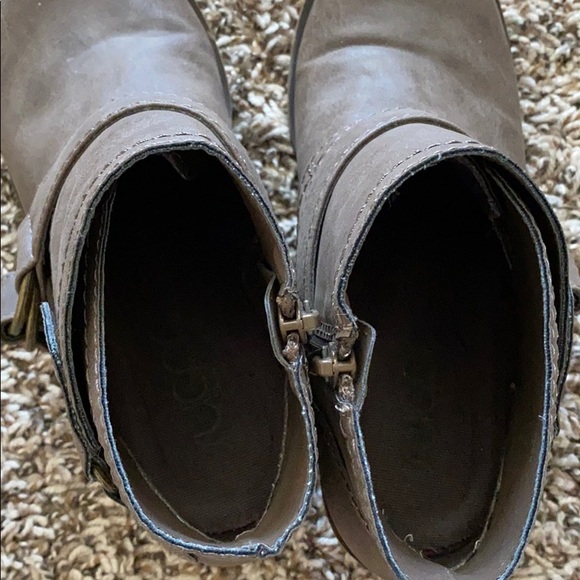 Booties - Picture 6 of 7